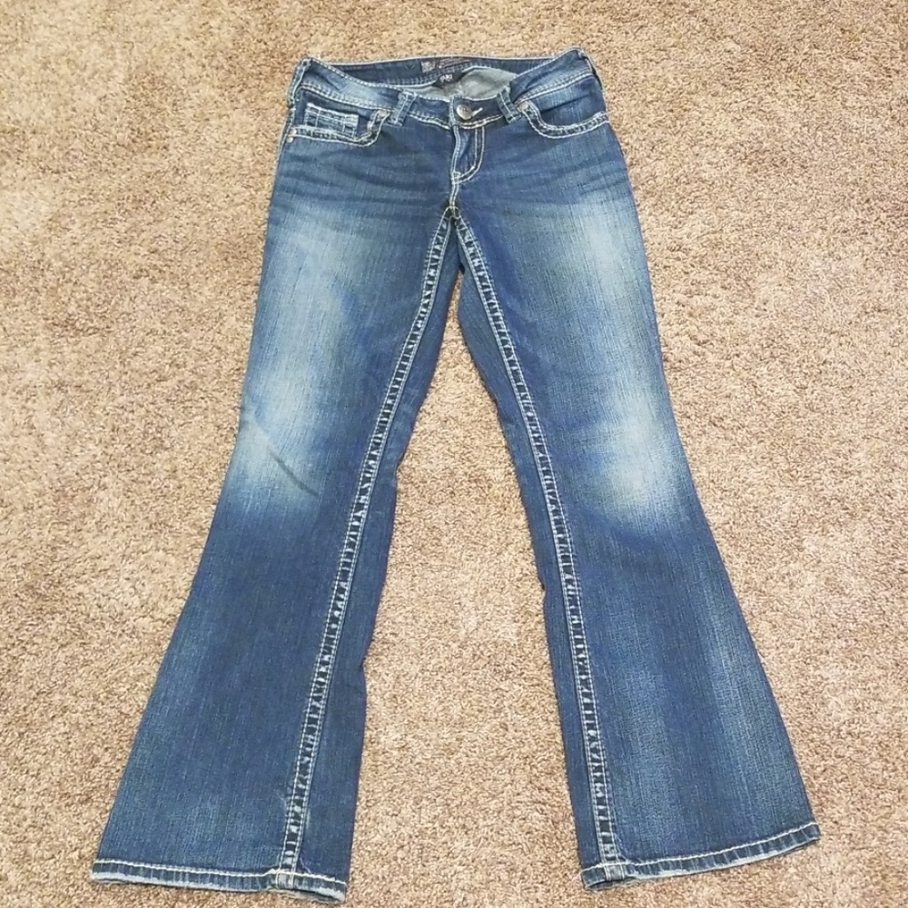 Silver Suki jeans in boot cut style